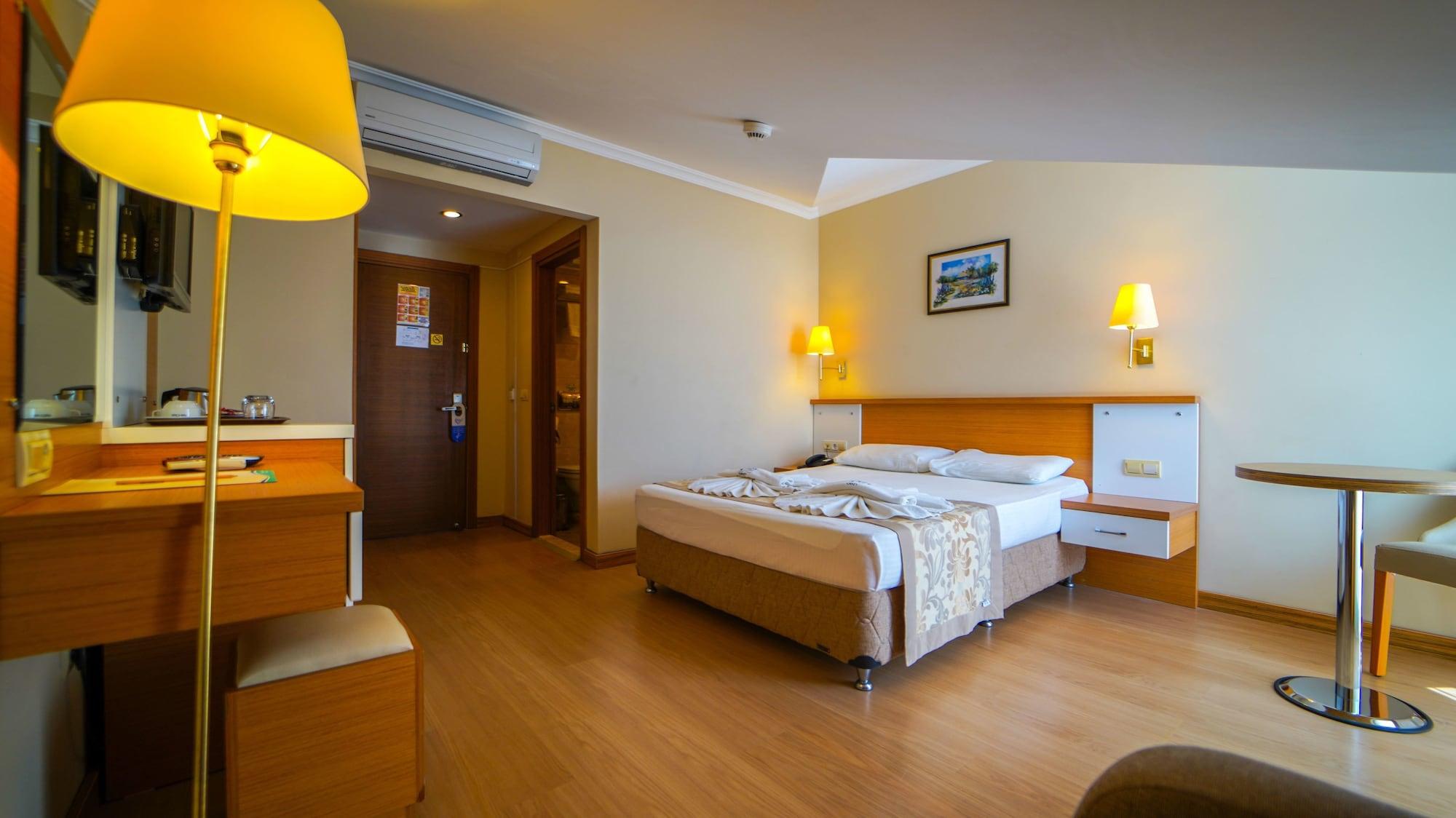 Aes Club Hotel Oludeniz Exterior photo
